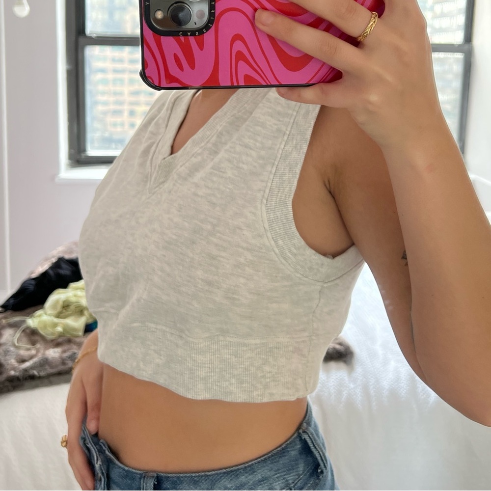 Casual Cropped Sweater Tank - Picture 2 of 3